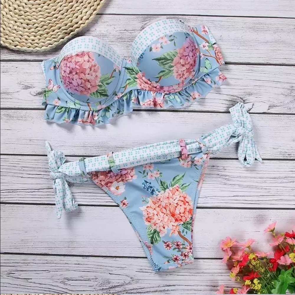 🆕Blooms & butterflies floral print pushup bikini - Picture 6 of 8